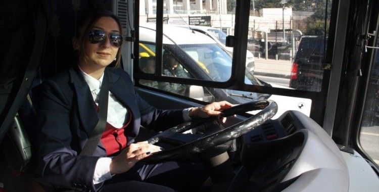 İstanbul'un şoför Nebahatlari iş başında