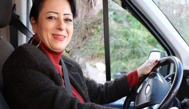 Samsun'un tek kadın servis şoförü öğrencilerin gözdesi