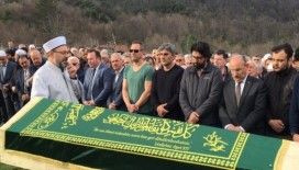 Yaşlı çifti ölüm bile ayırmadı, bir gün arayla toprağa verildiler