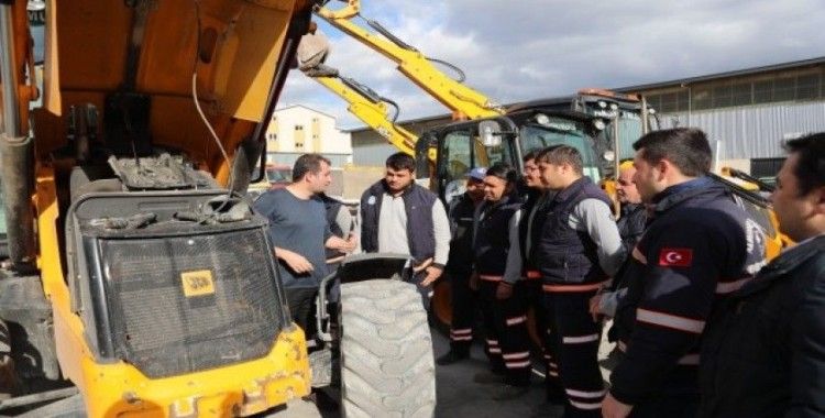 Pamukkale Belediyesi ağır vasıta ve iş makinesi operatörlerine eğitim verdi