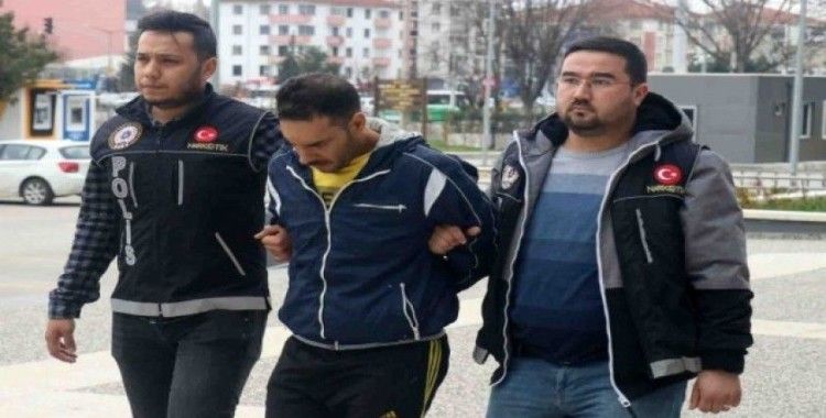 Bolu’da, uyuşturucu ile yakalanan Suriye uyruklu şahıs tutuklandı