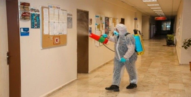 Üniversitede "korona virüsü" temizliği sürüyor