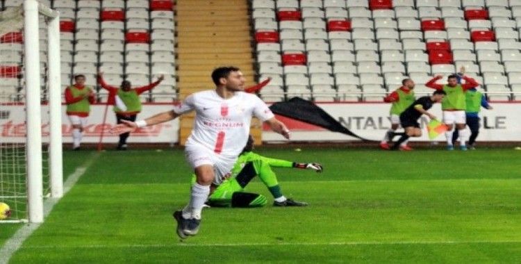Antalyaspor, yenilmezlik serisini 8 maça çıkardı