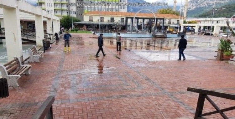 Büyükşehir Belediyesi Kemer Cumhuriyet Meydanı’nı yeniliyor