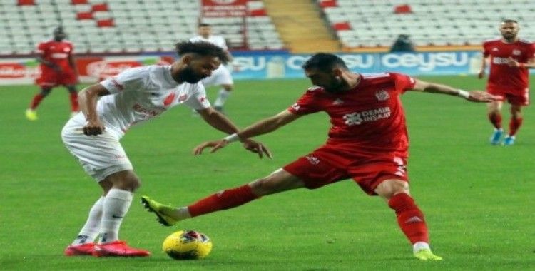Antalyaspor'da Sangare formasına kavuştu