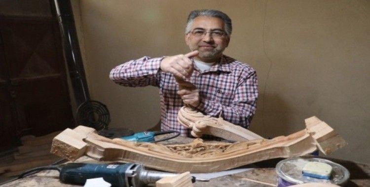 Suriyeli oymacılar Türk mobilya sektörüne canlılık getirdi