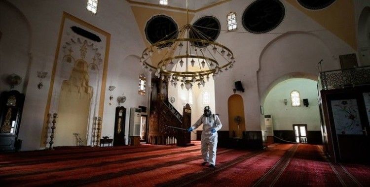 Diyanet İşleri Başkanlığı: 'Cuma günü ve kandil gecesi camiler kapalı tutulacak'