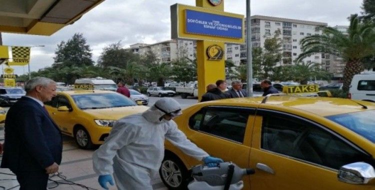 Taksiler korona virüsüne karşı dezenfekte ediliyor