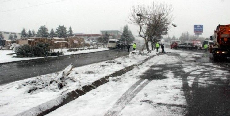 Kayseri'de 5 servis ve 1 TIR çarpıştı: 18 yaralı