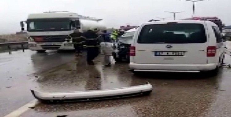 Gaziantep-Adana otobanında zincirleme trafik kazası: 6 yaralı