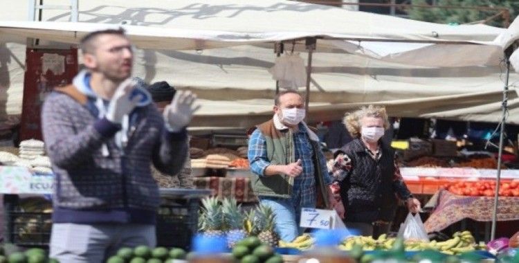 Antalya’da semt pazarlarında ’korona virüs’ sessizliği