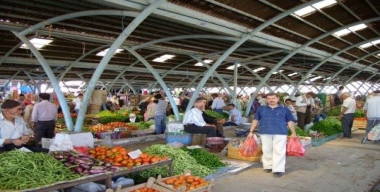 Develi’de sebze ve meyve pazarı devam edecek