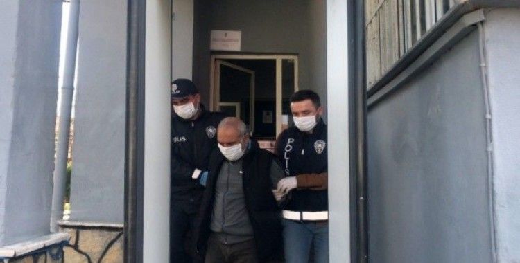 İstanbul'da yaşlı adamı kolonya uzatarak gasp eden şahıs serbest bırakıldı