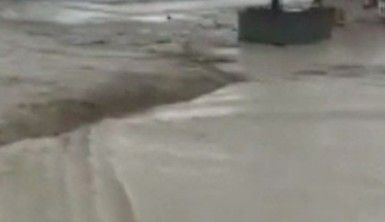 İran'daki sel felaketinde ölü sayısı 11'e yükseldi