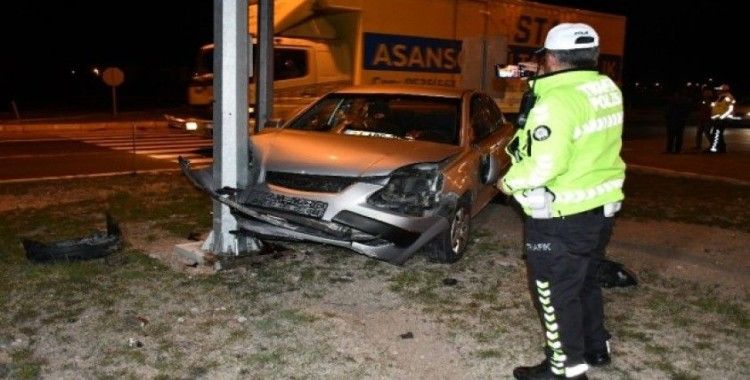 Aksaray’da 2 otomobil çarpıştı: 2 yaralı