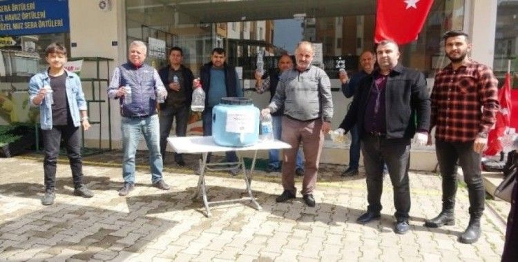 Esnaftan vatandaşlara ücretsiz dezenfektan
