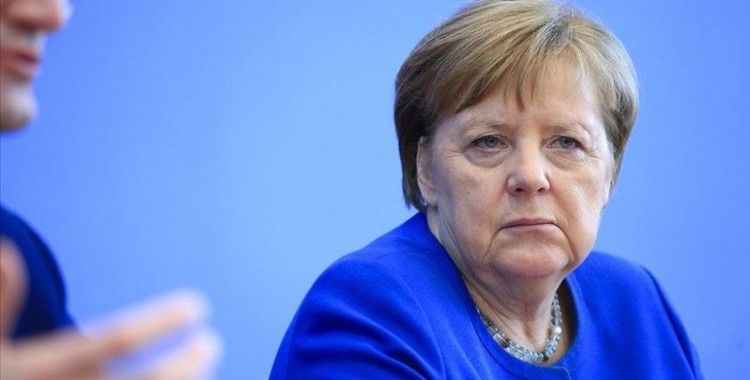 Merkel'in ikinci korona testi negatif çıktı