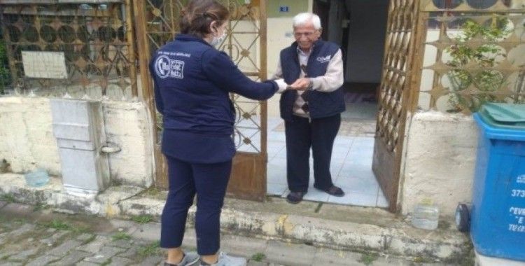 Kartepe Belediyesi, yaşlıların ihtiyaçlarını karşılıyor