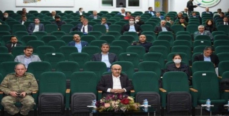 Vali Demirtaş: "Mücadeleyi tedbirleri titizlikle uygulayarak kazanacağız"