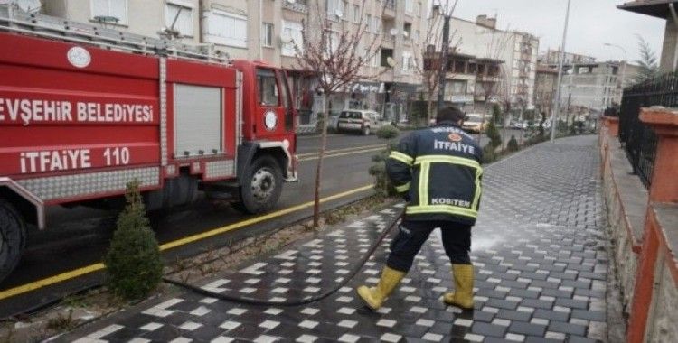 Nevşehir’de cadde ve sokaklar dezenfekte ediliyor