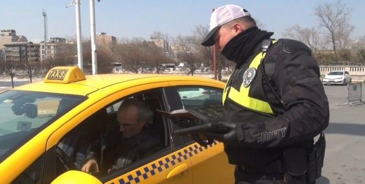 Taksim'de ticari taksi ve otobüslere uygulama