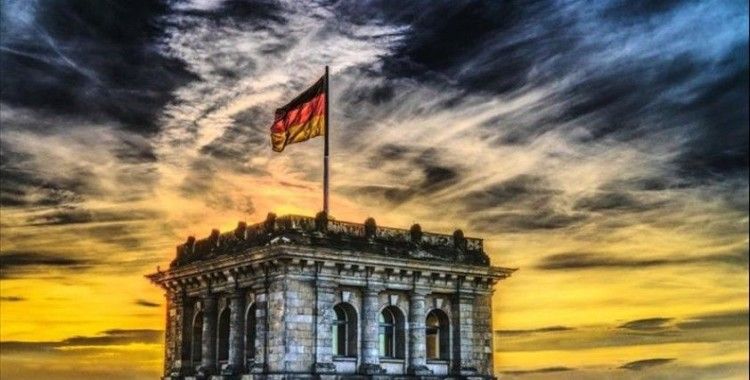 Almanya'nın kamu borcu son 18 yıldır ilk defa Maastricht kriterlerini yakaladı