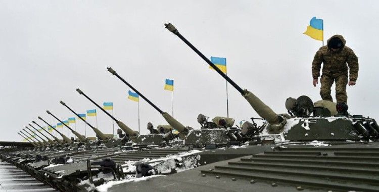 Ukrayna Ordusu'nda ilk korona vakası tespit edildi
