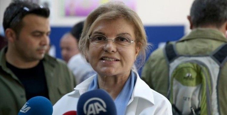 Tansu Çiller 'Biz Bize Yeteriz Türkiyem' kampanyasına 100 bin lira bağışta bulundu