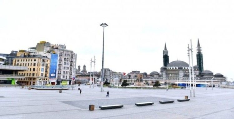 Taksim Meydanı ve İstiklal Caddesi bomboş kaldı