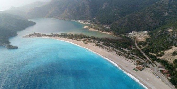 Fethiye’de sahil ve meydanlar boş kaldı