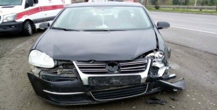 Samsun’da otomobil çekiciye çarptı: 1 yaralı
