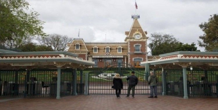 Ünlü eğlence parkı Disneyland çalışanlarına izin verdi