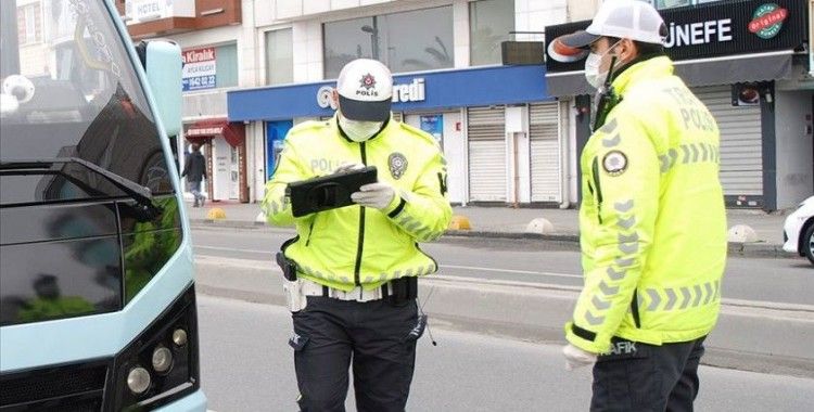 İstanbul'da toplu taşımada yasağa uymayan sürücülere ceza yağdı