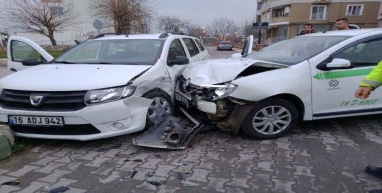 Bursa’da trafik kazası: 2 yaralı