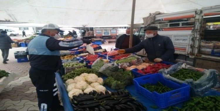 Daday’da pazar yerinde demir bariyerli korona virüs önlemi