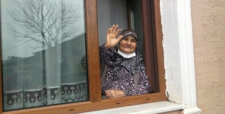 80 yaşındaki Nazmiye nine korona virüsü yendi