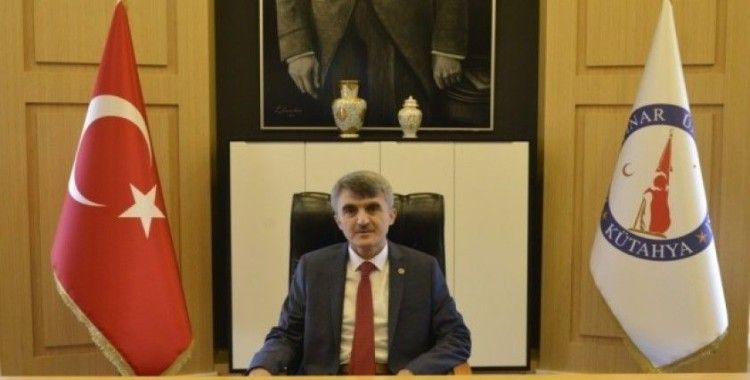 Rektör Uysal’dan, “Biz Bize Yeteriz Türkiye’m” kampanyasına maaş ve şiirli destek