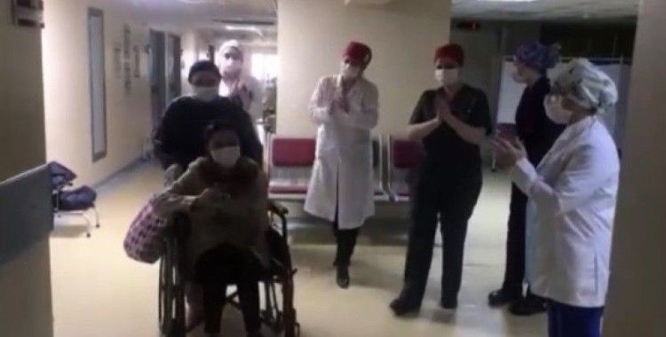 Ordu’da korona virüsünü yenen 3 hasta alkışlarla taburcu edildi