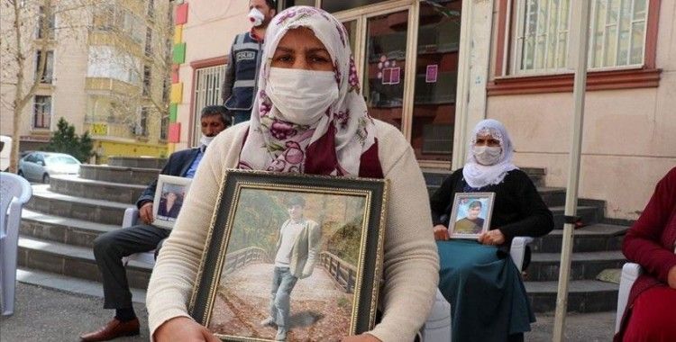 Diyarbakır annelerinden Zümrüt Salim: Oğlum devlete sığın, teslim ol