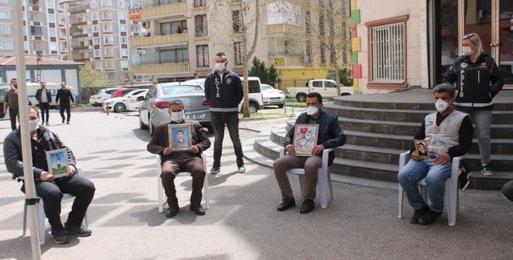 HDP önündeki ailelerin evlat nöbeti 218'inci gününde