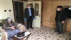 Vali Meral, 100 yaşındaki Zöhre nineyi ziyaret etti
