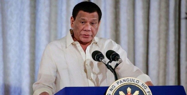 Filipinler Devlet Başkanı Duterte'den 'sıkıyönetim' uyarısı