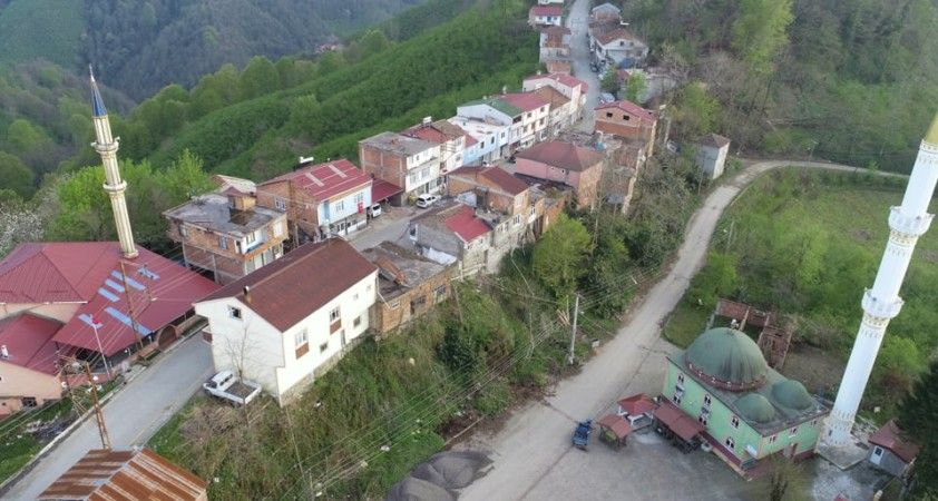 Komşu evlerde 2 dakika farkla iftar açıyorlar