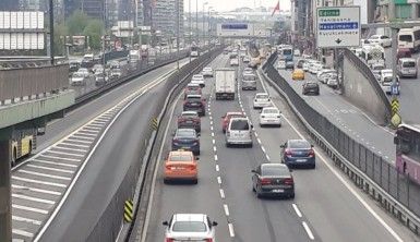 İstanbul'da cadde ve sokaklarda hareketlilik