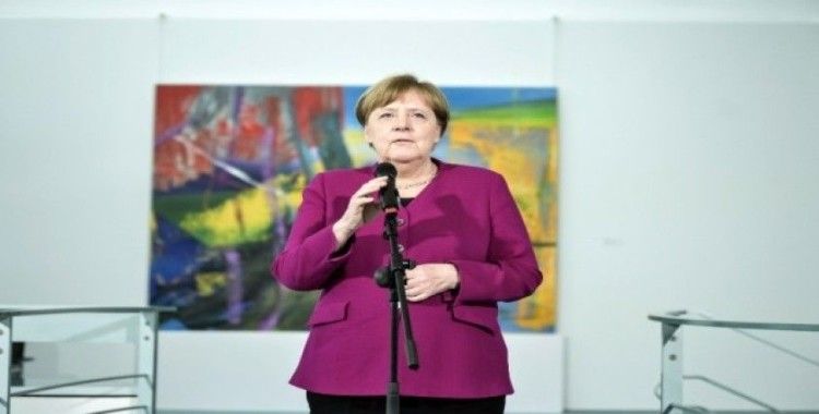 Almanya Başbakanı Merkel’den "Kurallara uyun" çağrısı