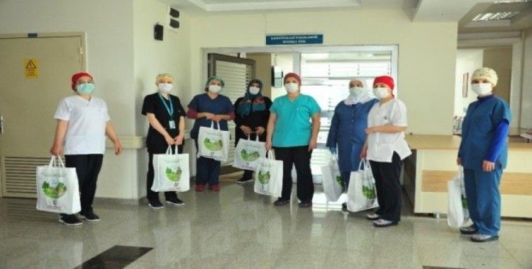 Karaman Belediyesi, Hemşireler Günü’nde sağlık çalışanlarını unutmadı