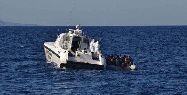 Çanakkale'de Yunan sahil güvenliğinin Türk kara sularına ittiği sığınmacılar kurtarıldı
