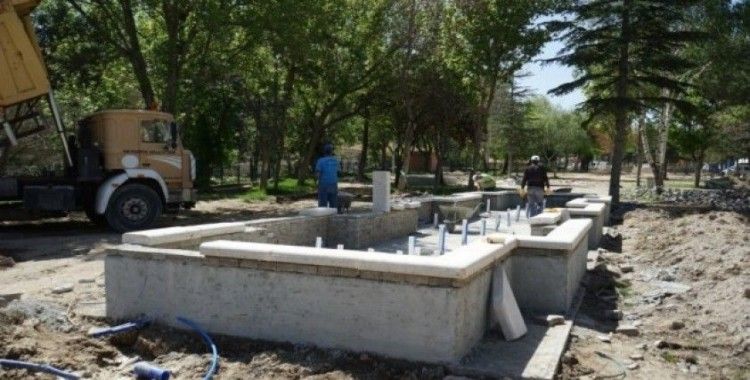 Nejdet Ersan parkındaki yenileme çalışmaları sürüyor