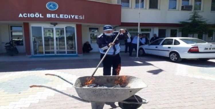 Hayırsever vatandaşın ödediği veresiye defterleri belediye yaktı