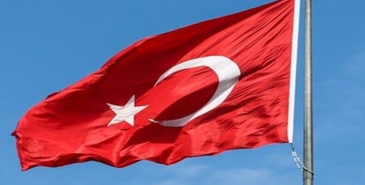 Türk Bayrağını indiren zanlı yakalandı
